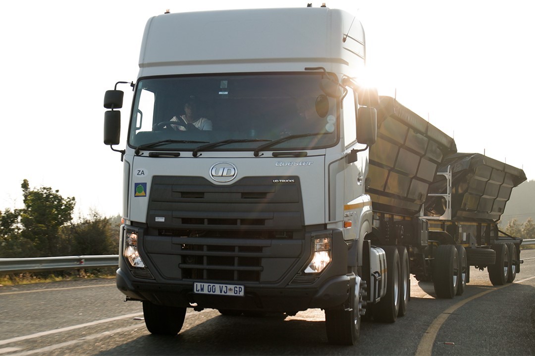 UDトラックスについて